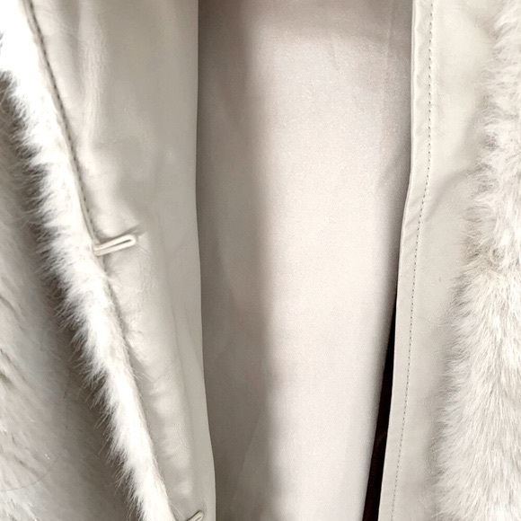 Guess size L faux fur 3/4 coat - Picture 10 of 16